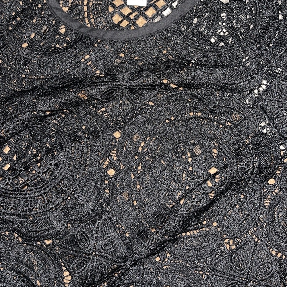 Catherine’s lace top - Picture 6 of 6